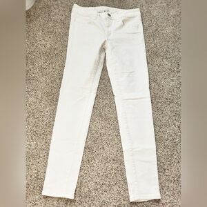 AE super stretch white jeans size 6 R